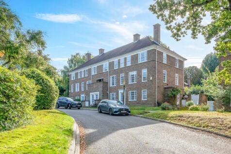 College Road, Dulwich, SE21 3 bed maisonette for sale