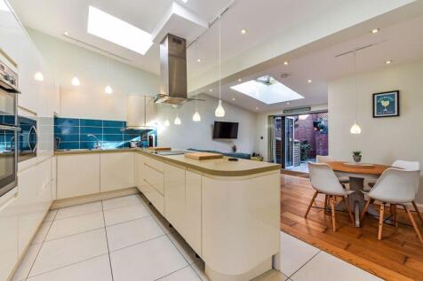 1 bedroom semi-detached bungalow for sale