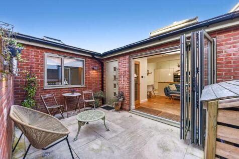 1 bedroom semi-detached bungalow for sale