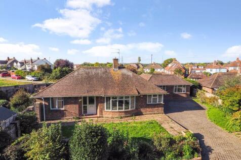 4 bedroom detached bungalow for sale