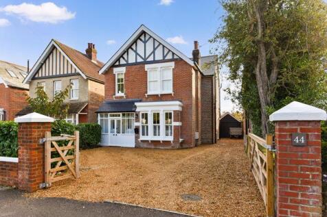 Detached house for sale
