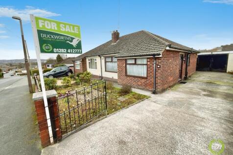 2 bedroom semi-detached bungalow for sale