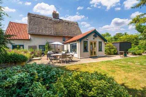 The Street, Stowmarket IP14 4 bed detached house for sale