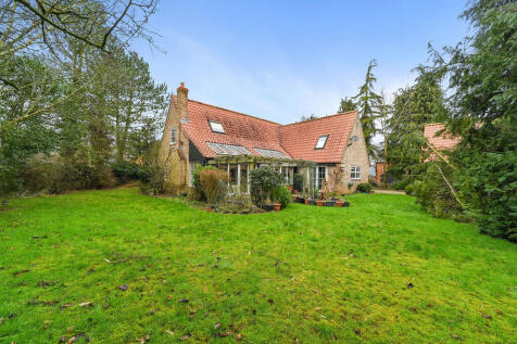 Upper Meadow, Bury St. Edmunds IP31 4 bed detached house for sale