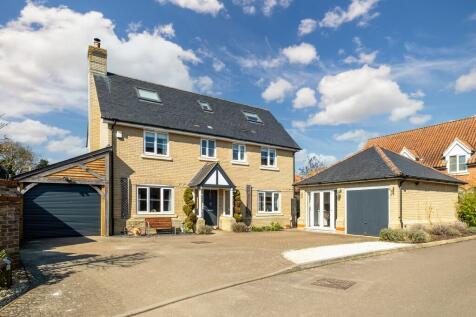 Shrubbery Close, Suffolk IP30 4 bed detached house for sale