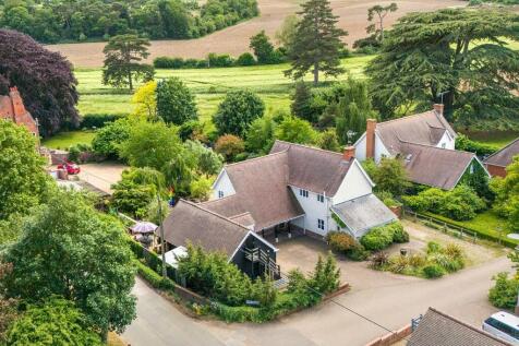 The Cedars, Ipswich IP8 4 bed detached house for sale
