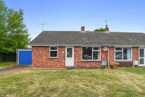 Eastern Way, Bury St. Edmunds IP30 2 bed semi