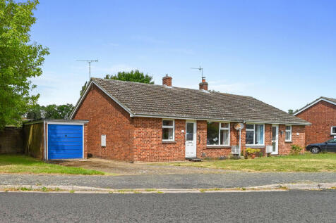 Eastern Way, Bury St. Edmunds IP30 2 bed semi