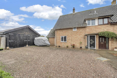 Falconer Avenue, Stowmarket IP14 3 bed semi