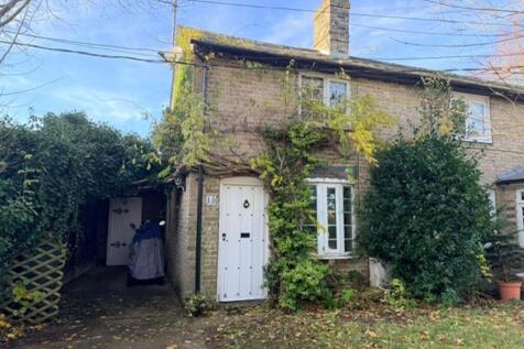 White Elm Road, Bury St. Edmunds IP30 2 bed semi