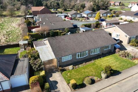Strawgate Grove, Stapleton, Darlington 3 bed semi