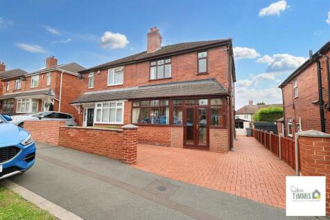 3 bedroom semi-detached house for sale