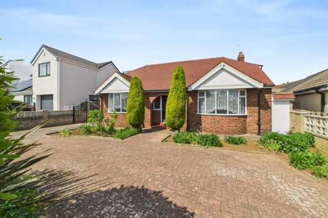Thompson Avenue, Castleford 5 bed detached bungalow for sale
