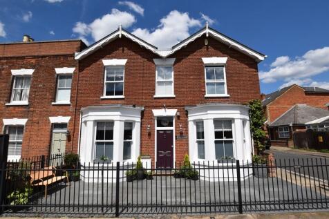 3 bedroom end of terrace house for sale