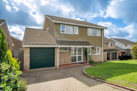 Lordsfield Gardens, Overton... 4 bed detached house for sale