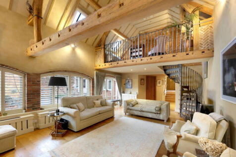 Southington, Overton, Basingstoke... 3 bed detached house for sale