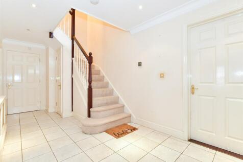 5 bedroom town house for sale