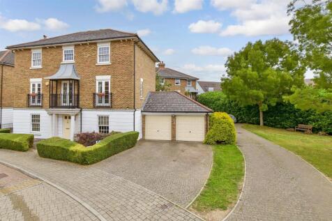 5 bedroom town house for sale