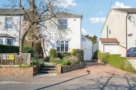 Merry Hill Road, Bushey 3 bed detached house for sale