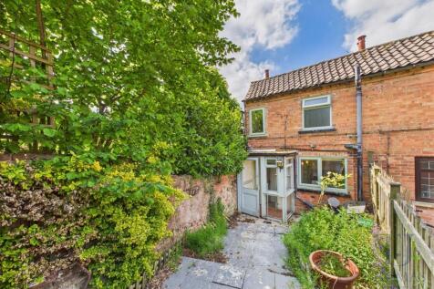 Main Street, Epperstone, Nottingham 2 bed cottage for sale