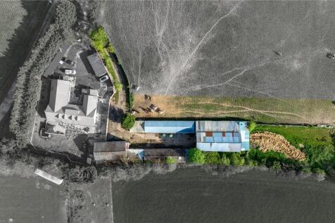 Detached house for sale