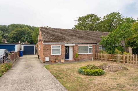 2 bedroom semi-detached bungalow for sale