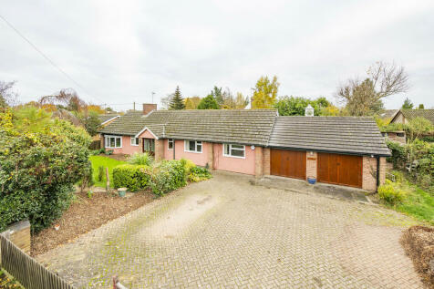 4 bedroom detached bungalow for sale