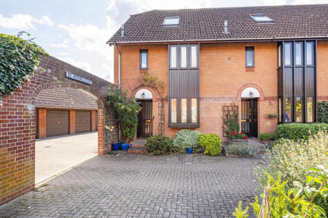 Christopher Lane, Sudbury, Suffolk 4 bed end of terrace house for sale