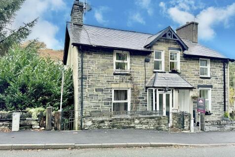 Castle Terrace, Dolwyddelan 3 bed house for sale