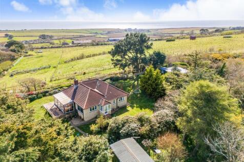 4 bedroom detached bungalow for sale