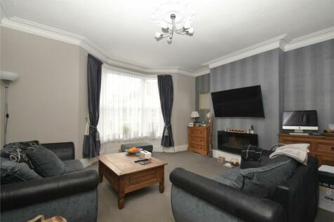 Victoria Road, Scarborough, North... 2 bed maisonette for sale