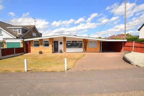 3 bedroom detached bungalow for sale