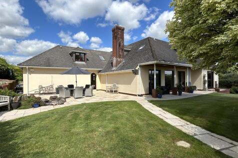 Near South Molton 5 bed detached house for sale