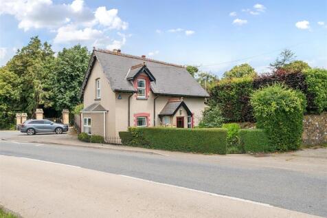 South Molton 2 bed detached house for sale