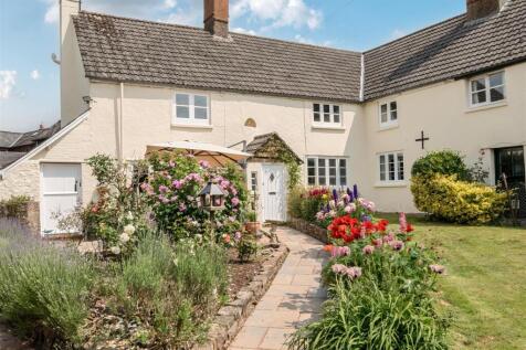 5 bedroom semi-detached house for sale