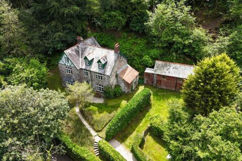 8 bedroom detached house for sale
