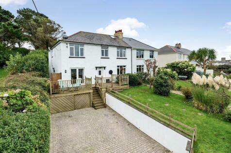 5 bedroom semi-detached house for sale