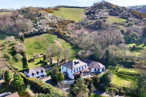 Ilfracombe 11 bed detached house for sale