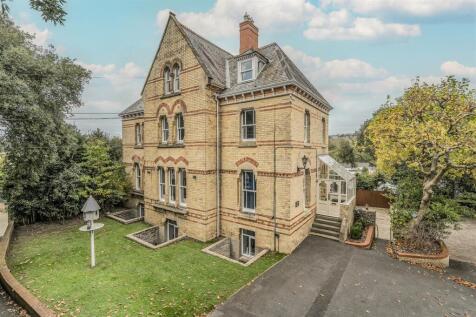 Bellaire, Barnstaple 9 bed detached house for sale