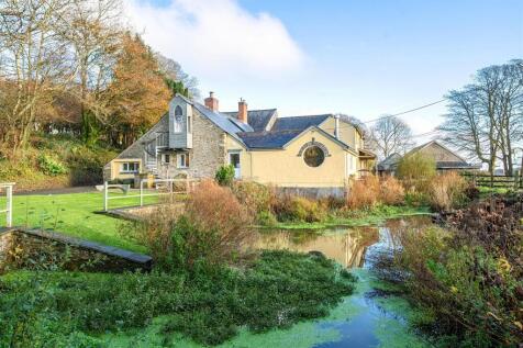 11 bedroom detached house for sale