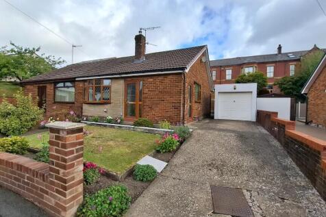 Holly Bank, Royton OL2 2 bed bungalow for sale