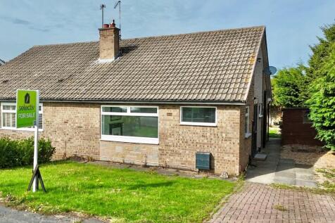 2 bedroom semi-detached bungalow for sale