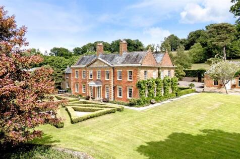 10 bedroom farm house for sale