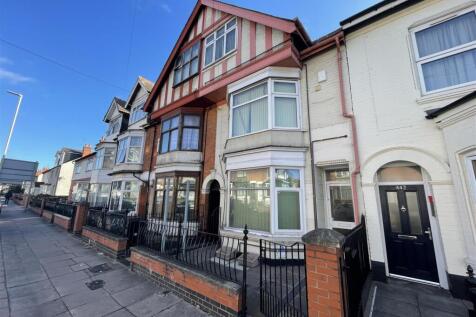 East Park Road, Leicester 3 bed terraced house for sale