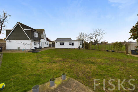Hawkesbury Close, Canvey Island, SS8 4 bed detached house for sale