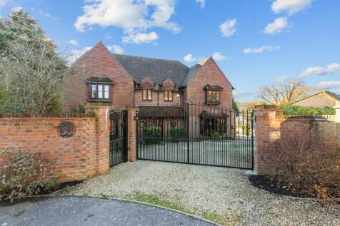 5 bedroom detached house for sale