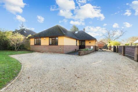 4 bedroom detached bungalow for sale