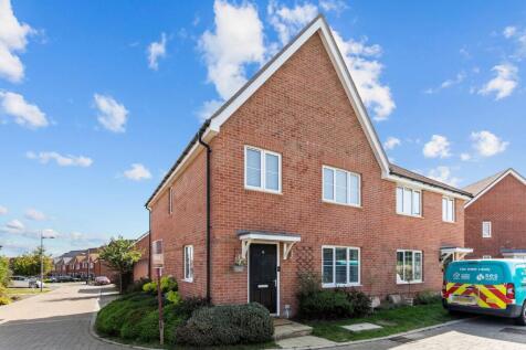 4 bedroom semi-detached house for sale