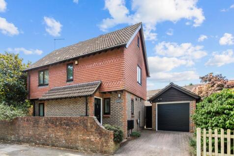 3 bedroom detached house for sale