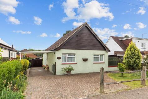 2 bedroom detached bungalow for sale